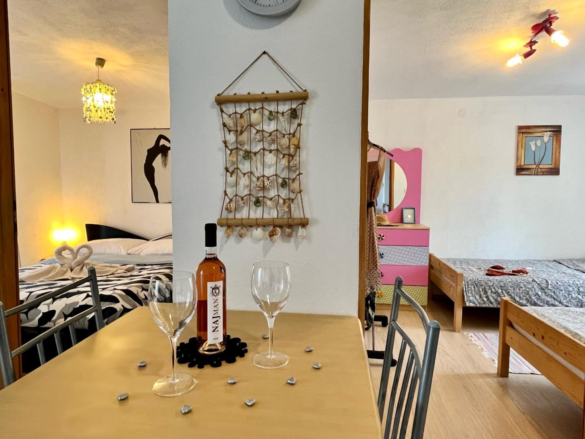 Apartments Stela Gornji Karin Room photo