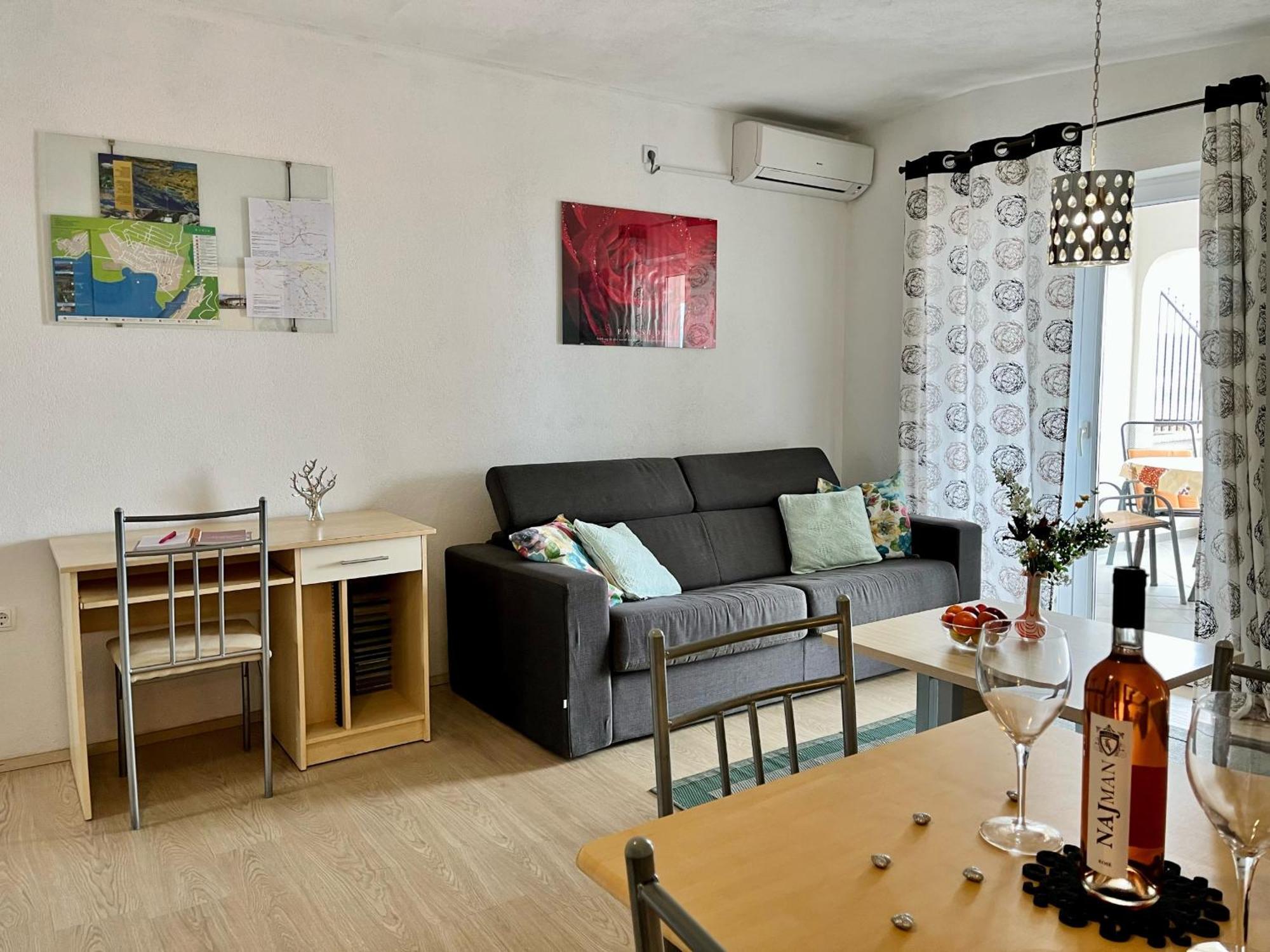 Apartments Stela Gornji Karin Room photo